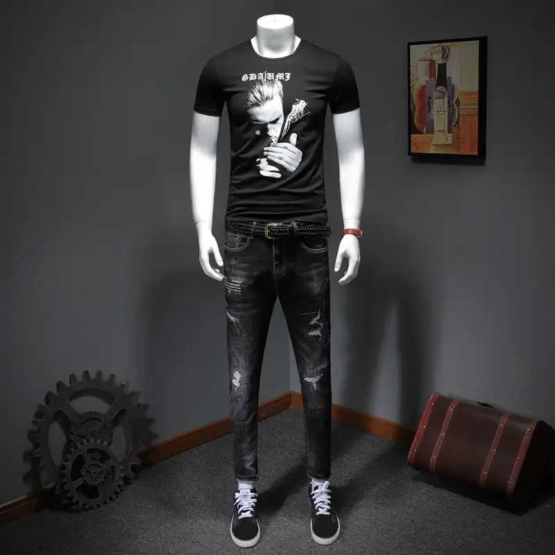 European Men's White Graphic T-Shirt Slim Fit Round Neck — feature 4
