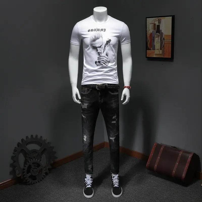 European Men's White Graphic T-Shirt Slim Fit Round Neck — feature 7