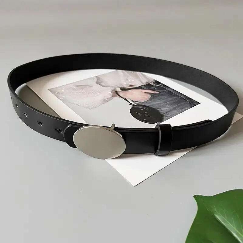 Korean-style Women's Belt with Oval Buckle β feature 6