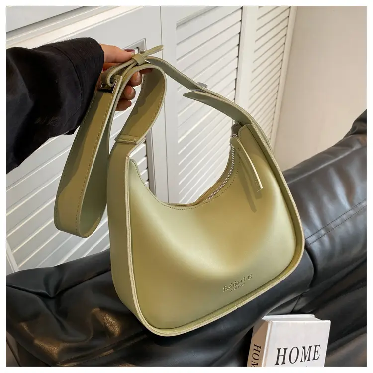 Small Shoulder Messenger Bag Brown Leather 2023 — feature 12