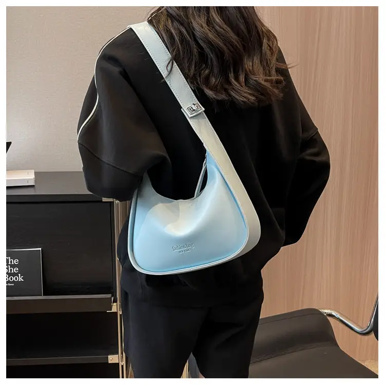 Small Shoulder Messenger Bag Brown Leather 2023 — feature 25