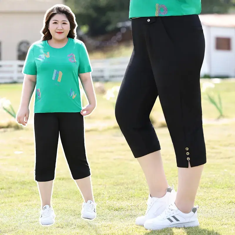 Plus Size Women's Black Cropped Pants with Side Slits - Image 3