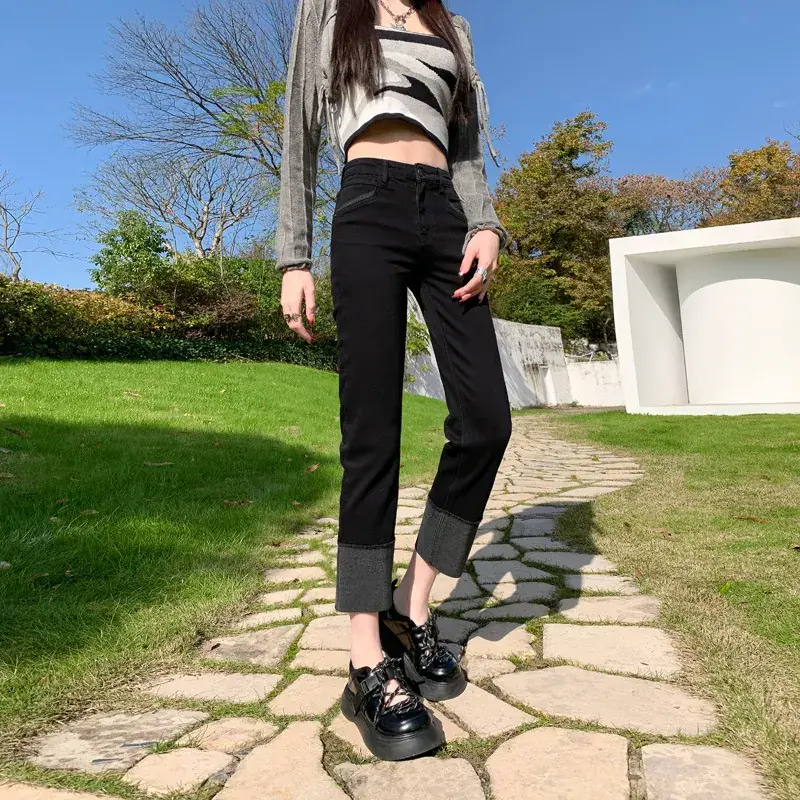 Women's Black Slim Fit Cropped Pants with Flanges - Image 3