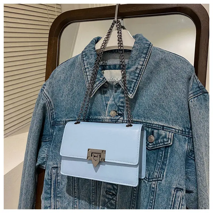 Women's 2023 Chain Shoulder Bag Brown White — feature 17