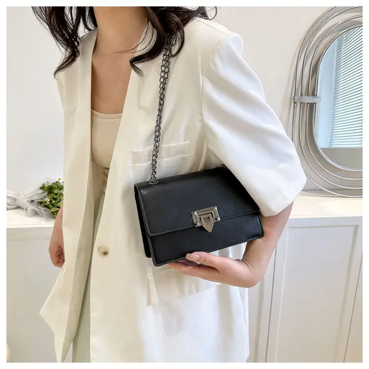 Women's 2023 Chain Shoulder Bag Brown White — feature 23