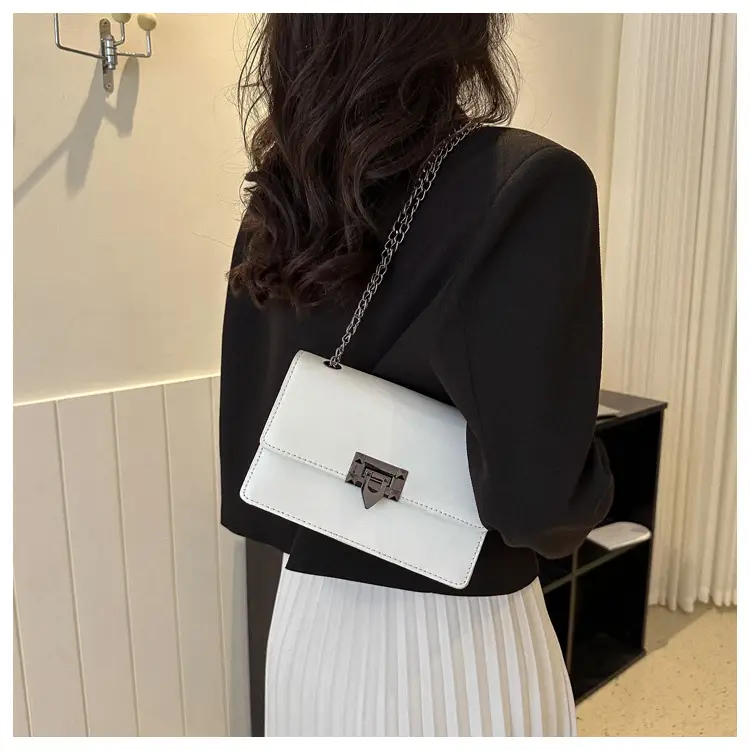 Women's 2023 Chain Shoulder Bag Brown White — feature 27