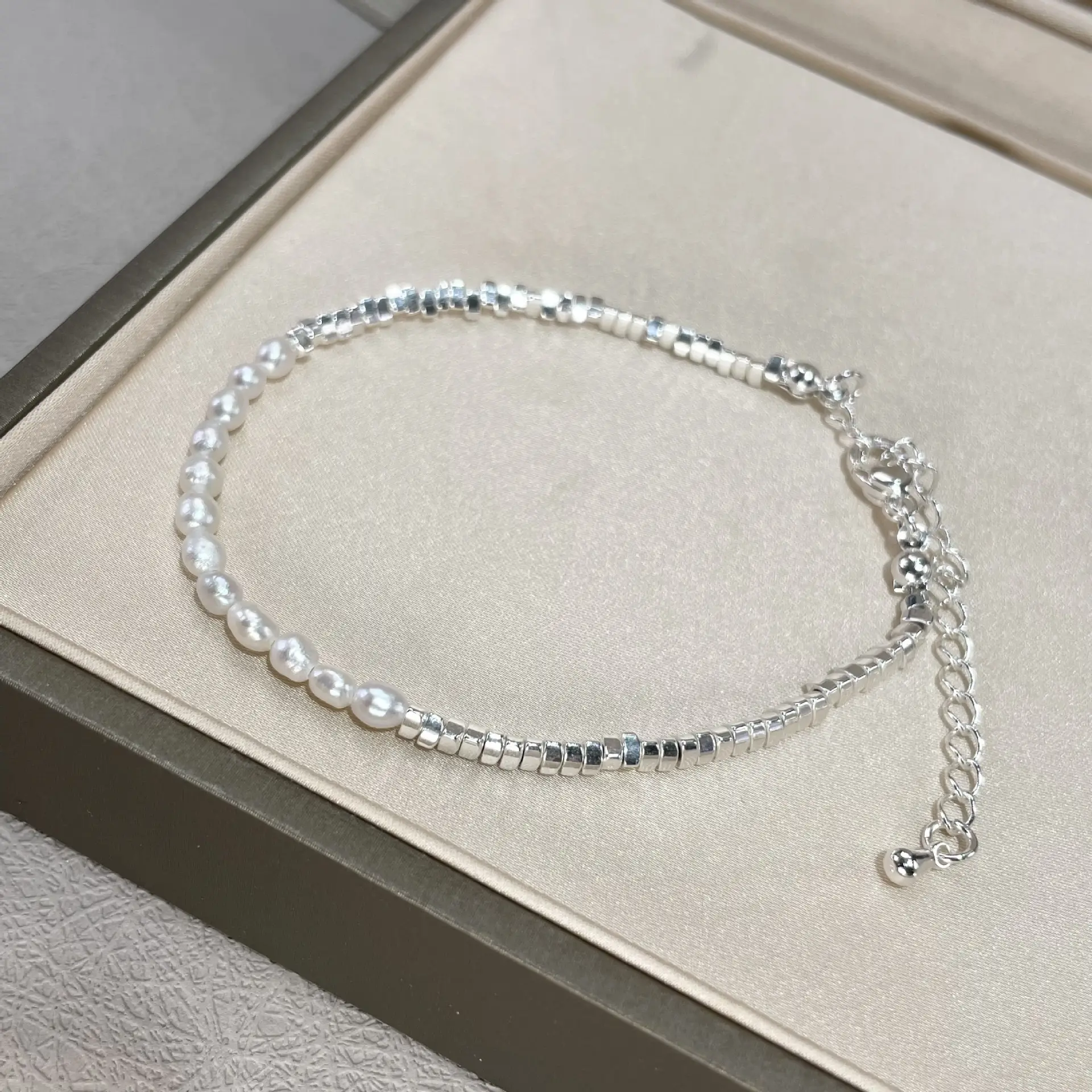 Natural Pearl Broken Silver Baby Bead Bracelet Women's Summer Light Luxury Design — feature 5