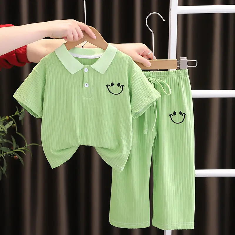 Girls Green Smile Face 2-Piece Summer Suit 2023 — feature 4