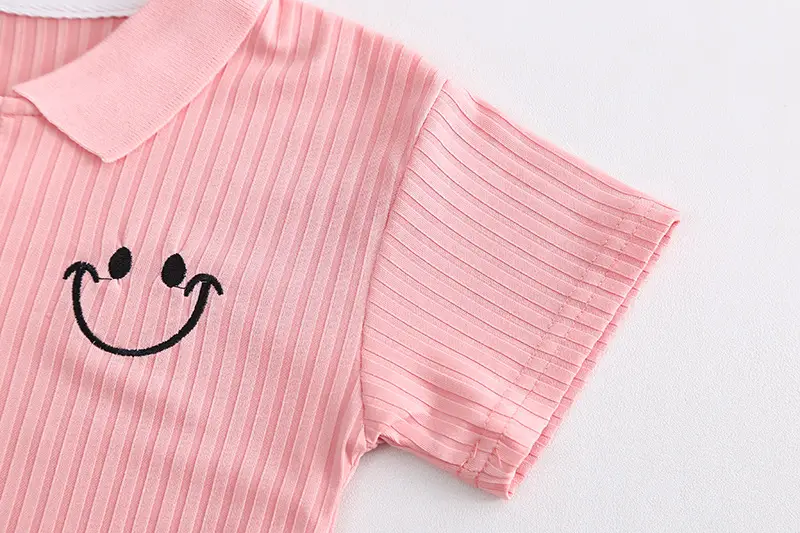 Girls Green Smile Face 2-Piece Summer Suit 2023 — feature 8