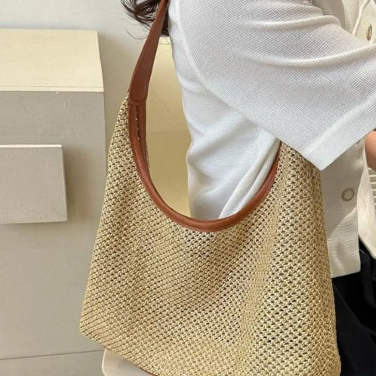Women's Straw Woven Shoulder Bag Gold Seaside Travel