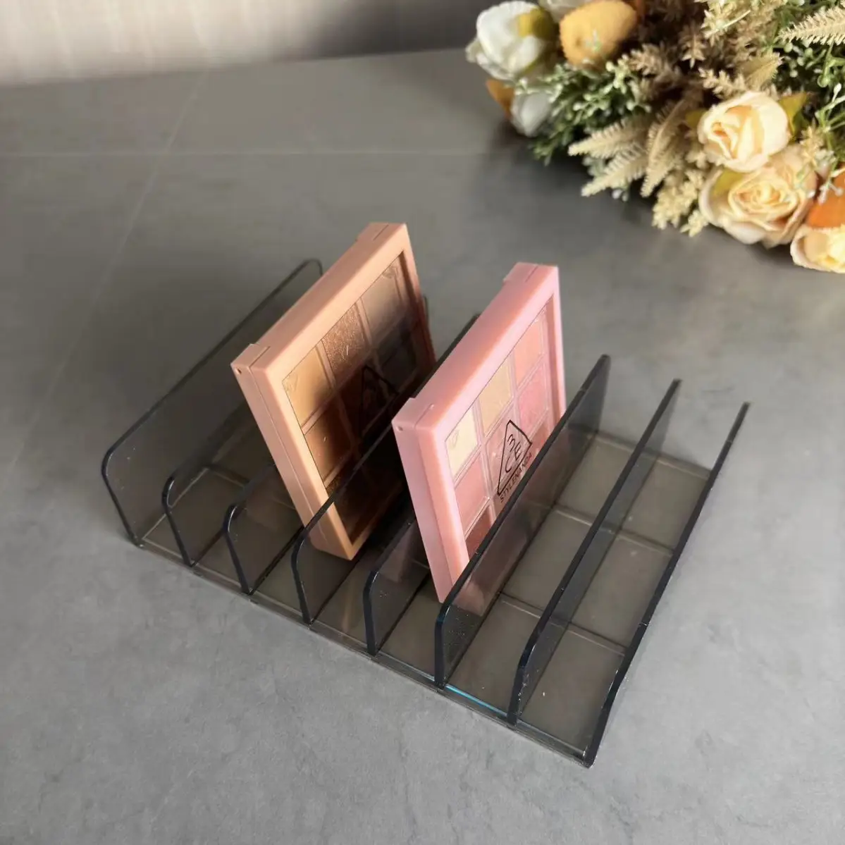 Transparent Eye Shadow & Blush Storage Rack for Makeup Organizer - Image 10