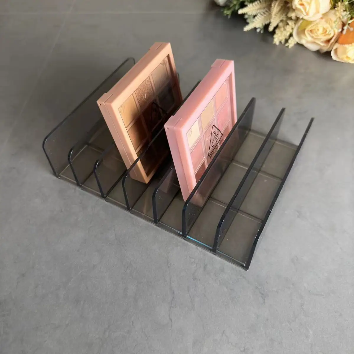 Transparent Eye Shadow & Blush Storage Rack for Makeup Organizer - Image 4