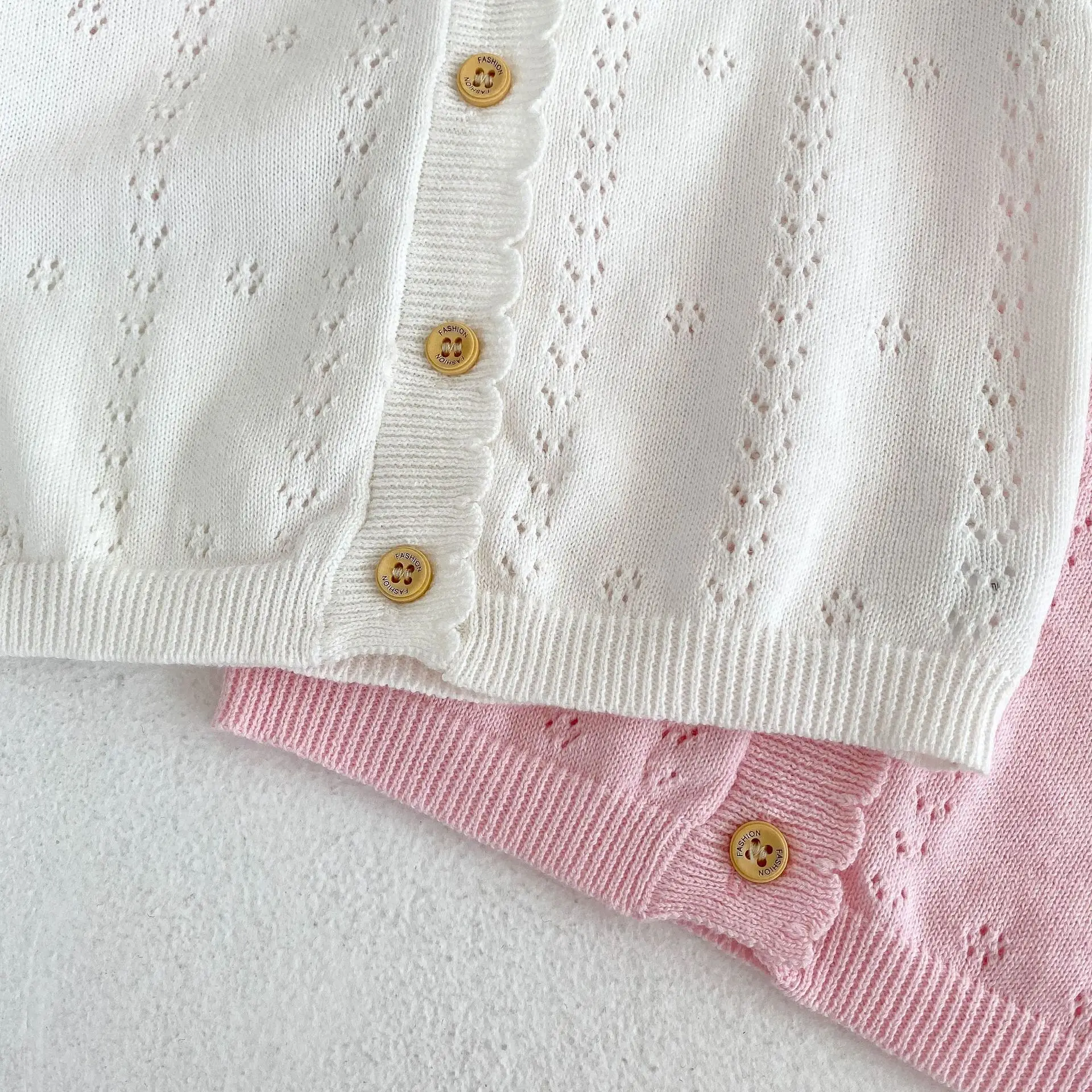 2025 Spring Cardigan Heart Shaped Sun Protection Jacket 2 Colors — feature 23