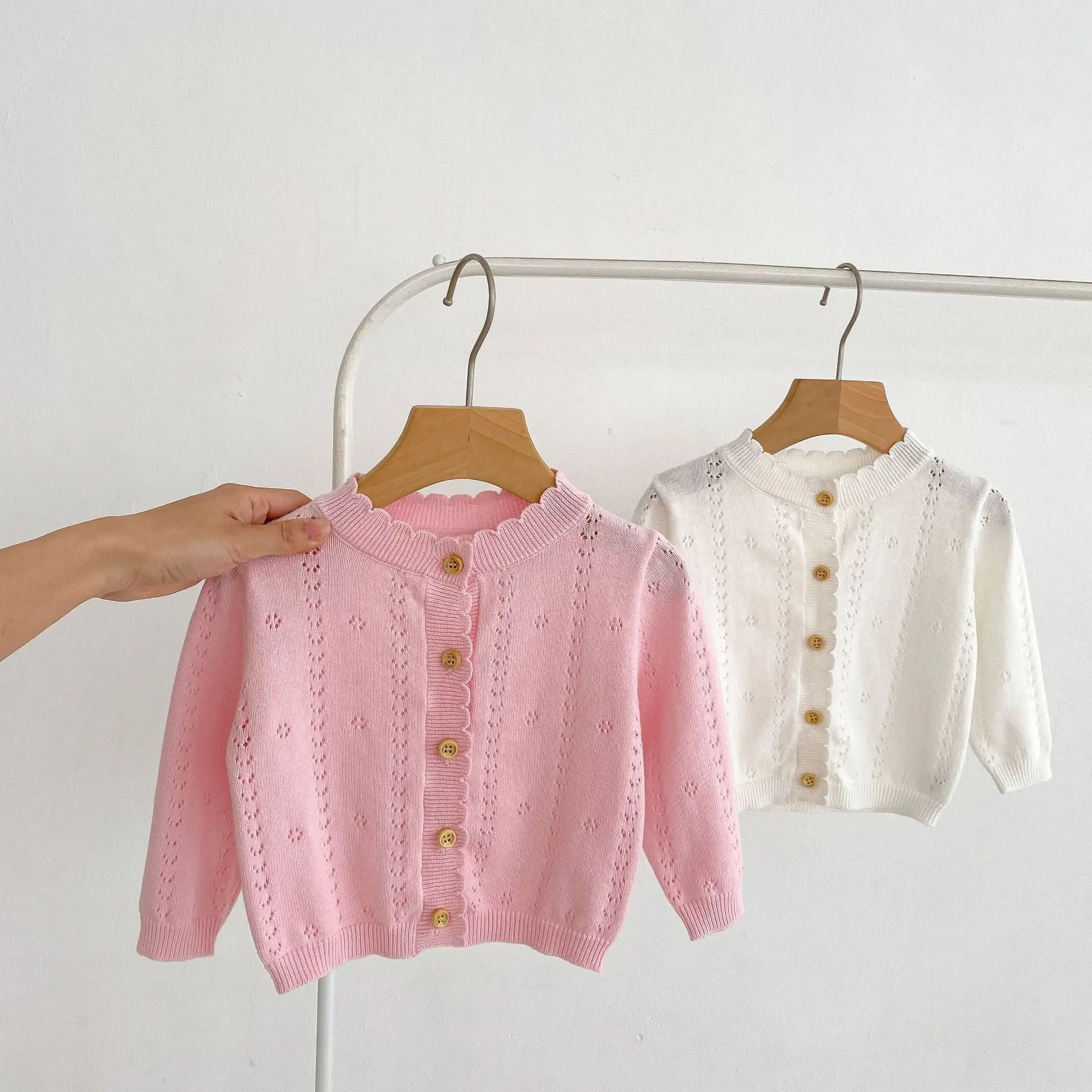 2025 Spring Cardigan Heart Shaped Sun Protection Jacket 2 Colors — feature 7