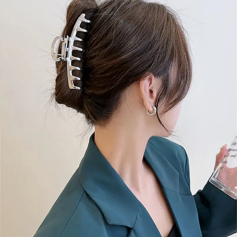 Silver Large Metal Hair Clip for Women Volume Hair Accessory — feature 6