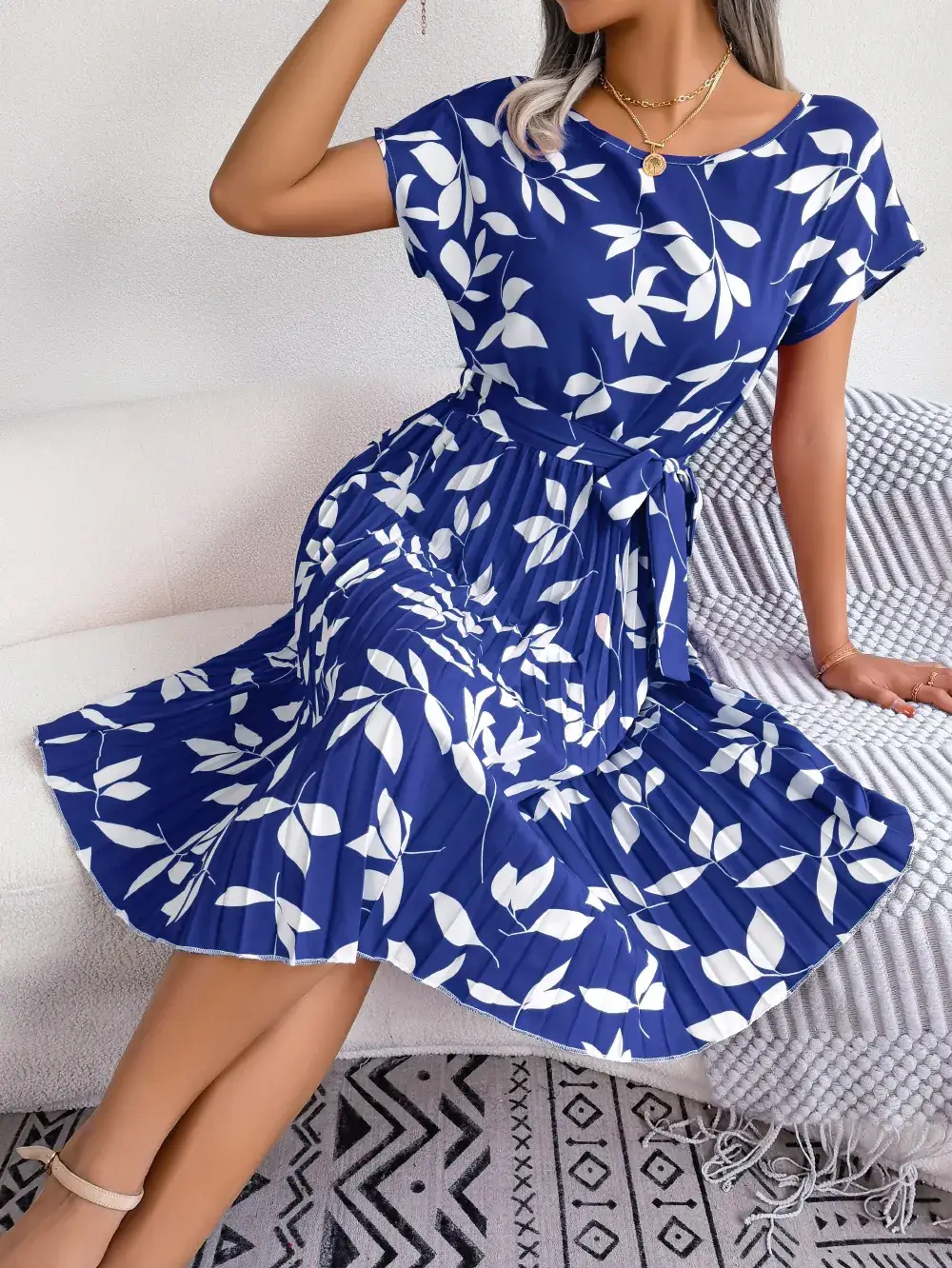 Blue Leaf Print Short Sleeve Pleated Dress for Women - Image 2
