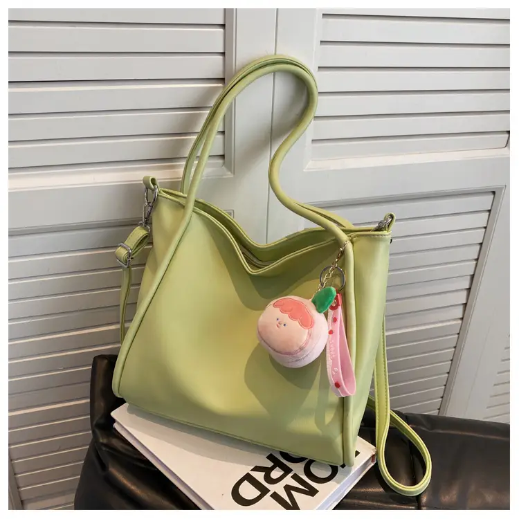 Black Large Capacity Shoulder Crossbody Bag 2023 — feature 11