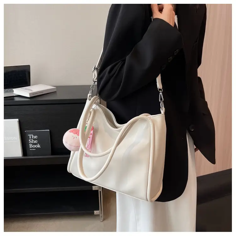Black Large Capacity Shoulder Crossbody Bag 2023 — feature 14