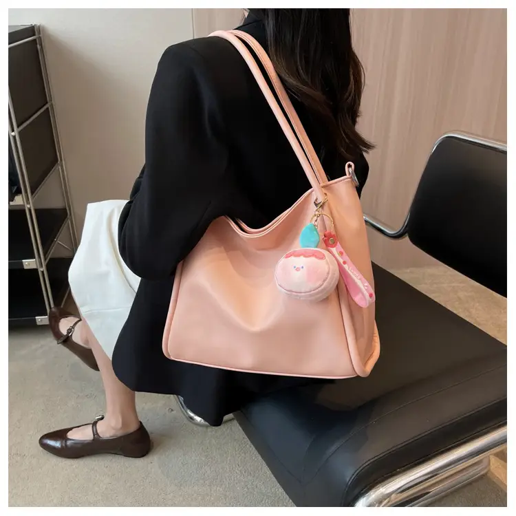 Black Large Capacity Shoulder Crossbody Bag 2023 — feature 18