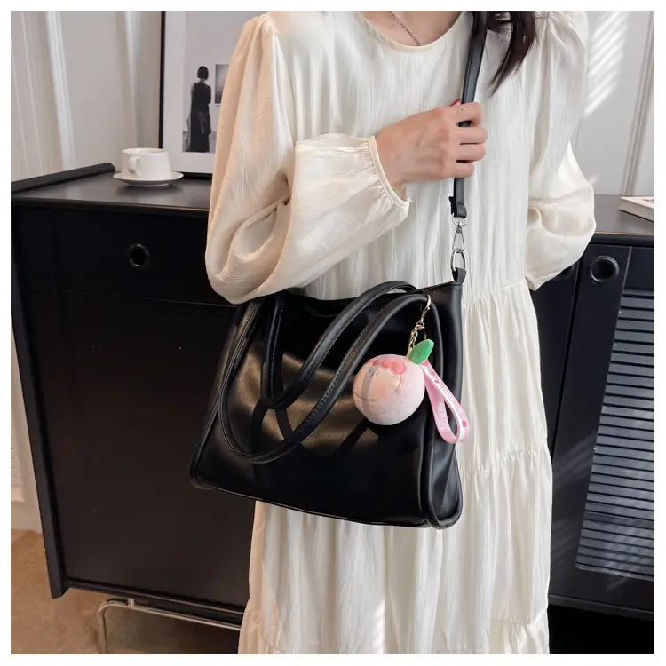 Black Large Capacity Shoulder Crossbody Bag 2023 — feature 24