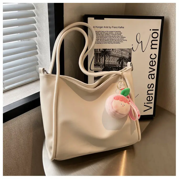 Black Large Capacity Shoulder Crossbody Bag 2023 — feature 8