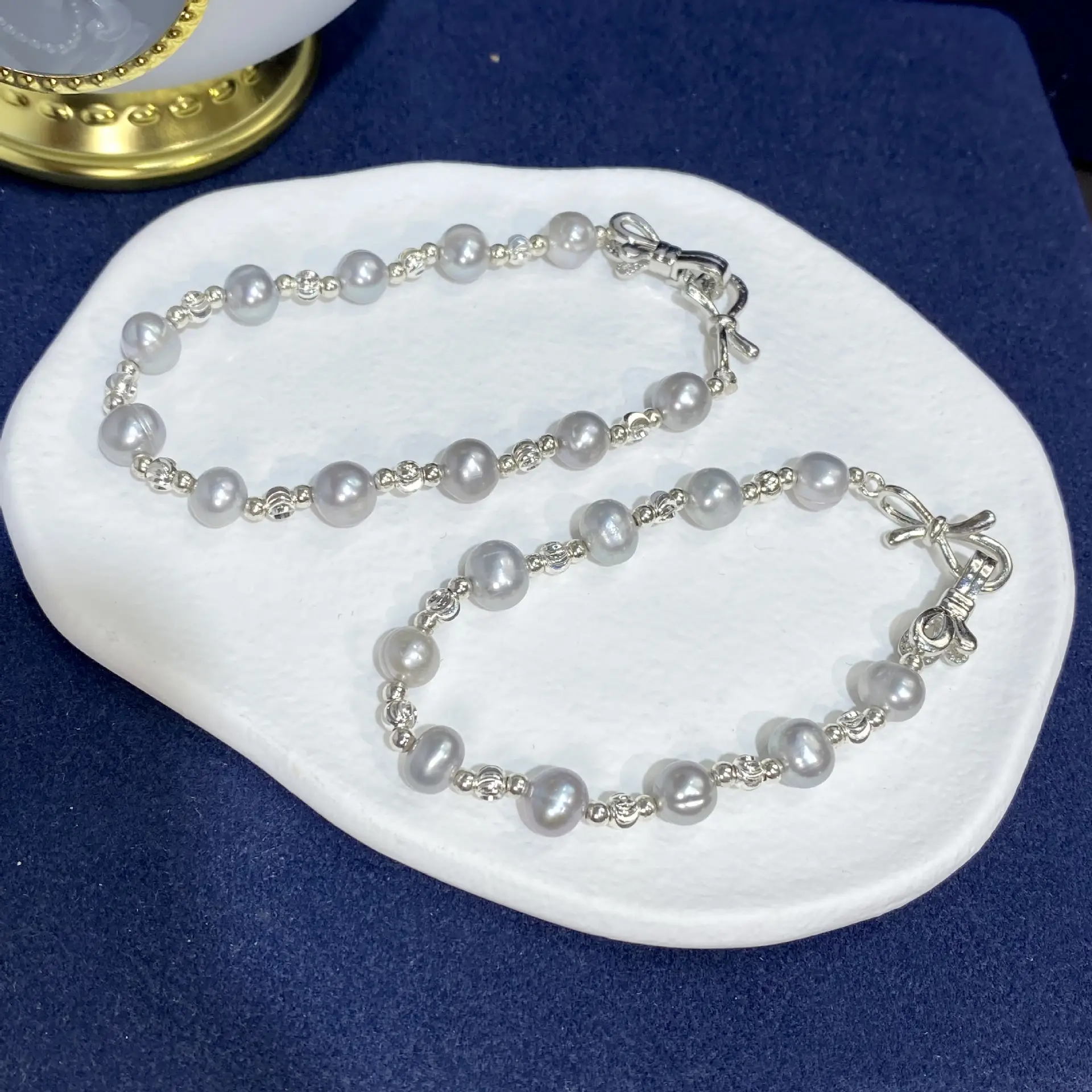 18K Gold-Filled Pearl Bracelet for Women Gray — feature 6