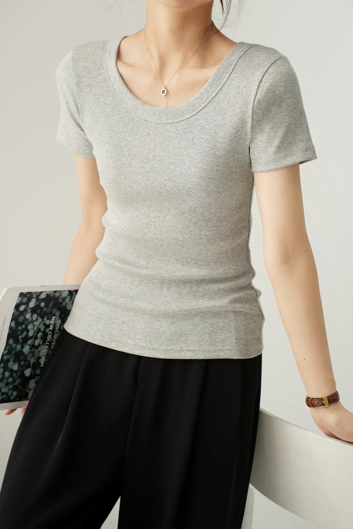 Women Cotton U-Neck T-Shirt Olive Green Short Sleeve 2025 — feature 9