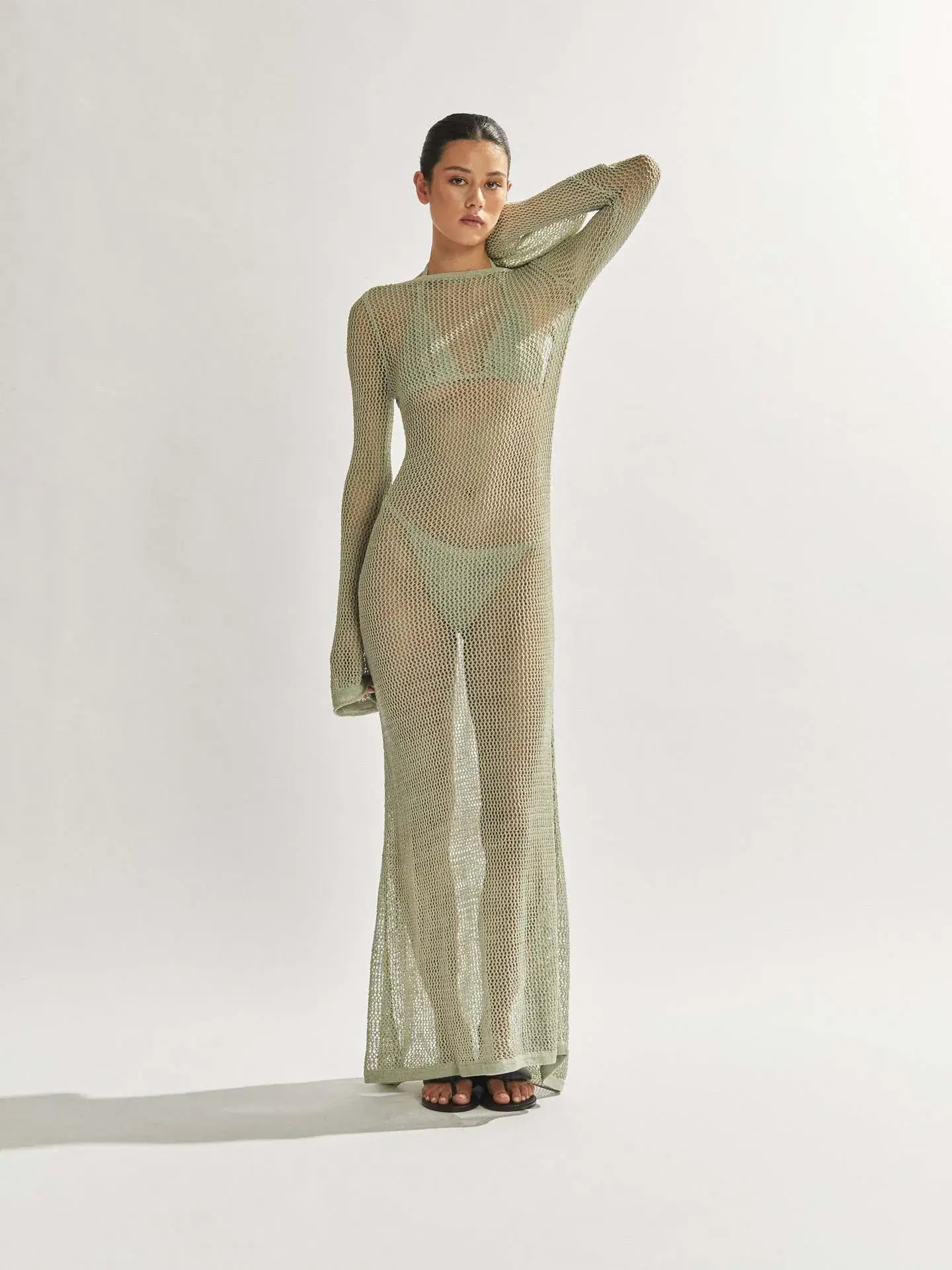 New Knitted Long-sleeve Backless Dress for Women — feature 4
