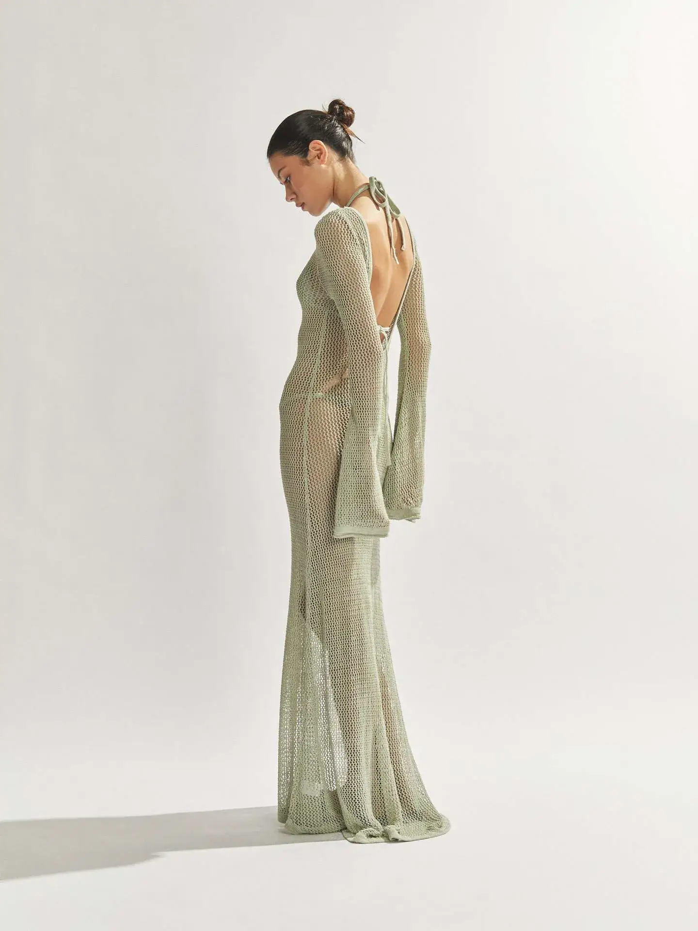 New Knitted Long-sleeve Backless Dress for Women — feature 5