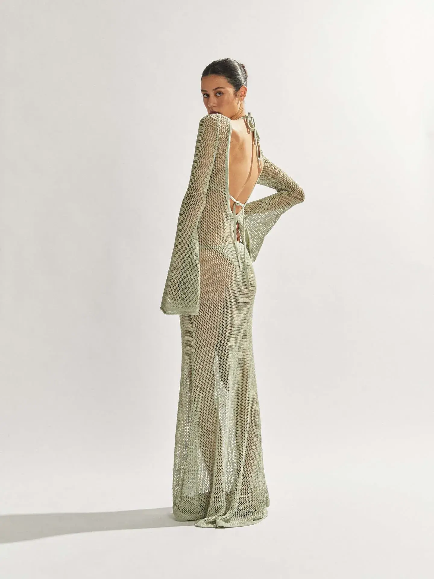 New Knitted Long-sleeve Backless Dress for Women — feature 6