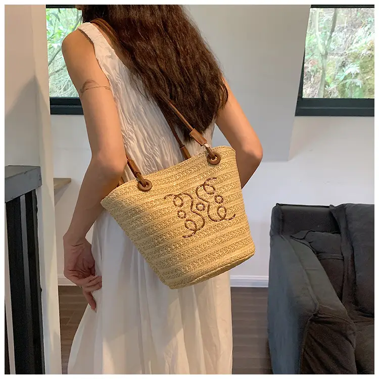 Women Straw Bag Large Capacity Textural Woven Summer Bucket Bag — feature 8