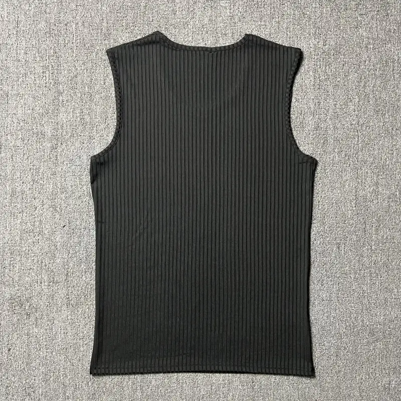 Men's White Vertical Stripe Muscle Vest I-Shape — feature 39