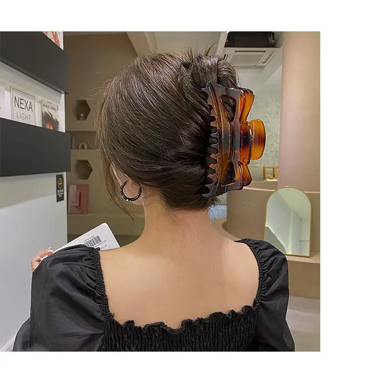 Oversized Shark Clip for Thick Hair Back Head Hairpin Grab — feature 10
