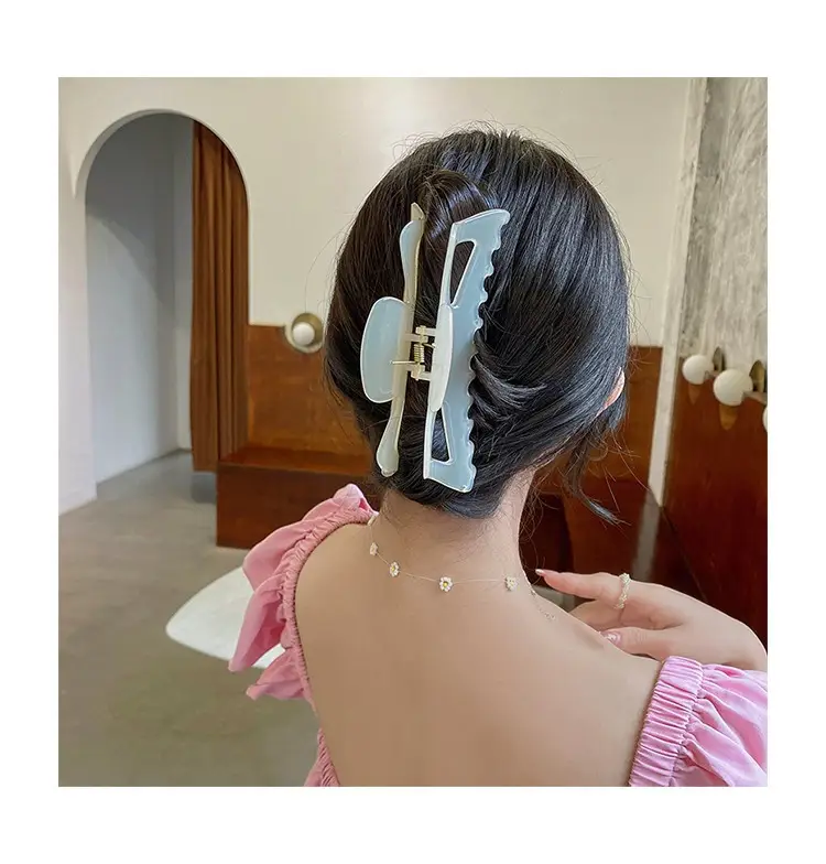 Oversized Shark Clip for Thick Hair Back Head Hairpin Grab — feature 9