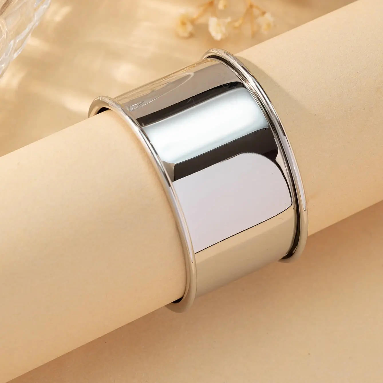 Adjustable Metal Exaggerated Glossy Bracelet for Women — feature 11