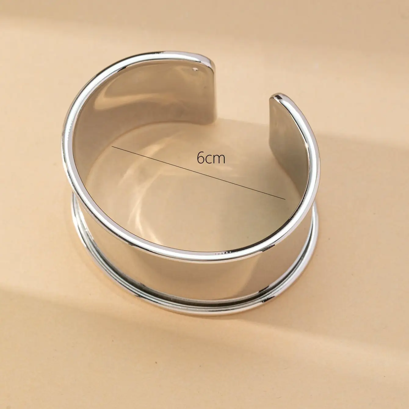 Adjustable Metal Exaggerated Glossy Bracelet for Women — feature 6