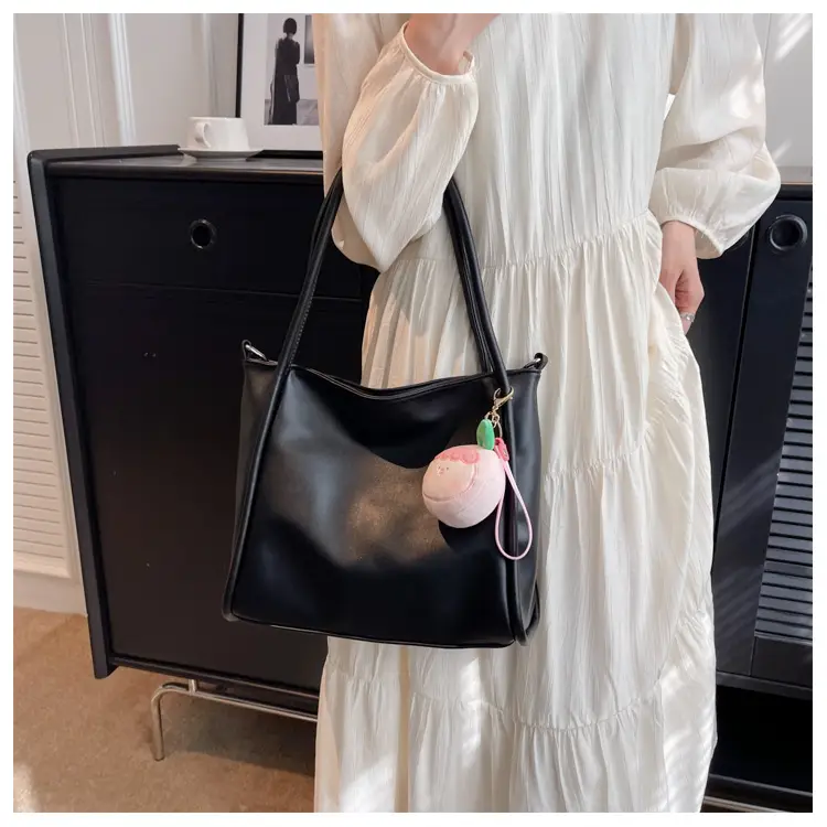 Black Large Capacity Women's Crossbody Tote Bag 2026 — feature 32