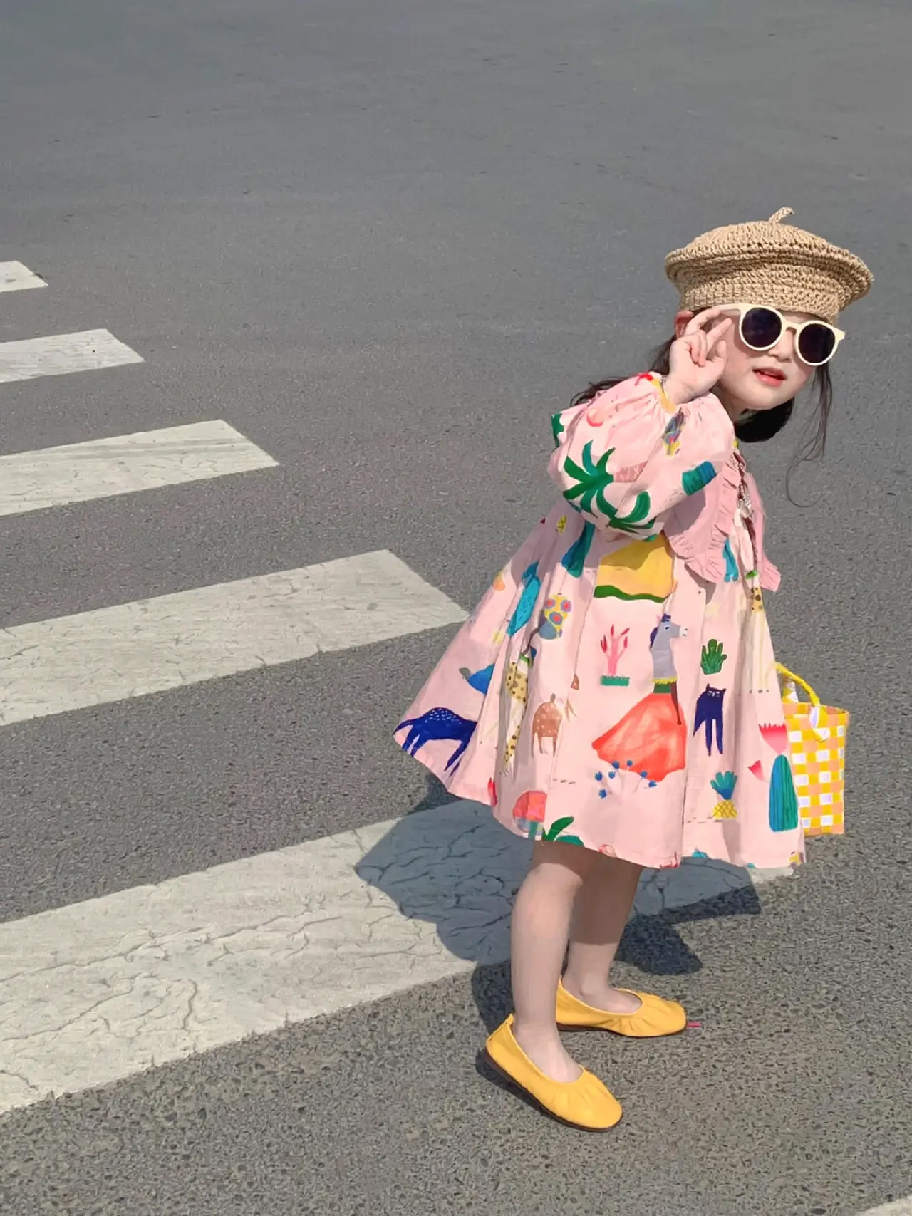 2023 Spring Girl's Cartoon Print Lantern Sleeve Dress — feature 8