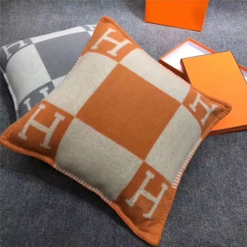 H-pattern Wool Pillowcase European American Style - Image 40