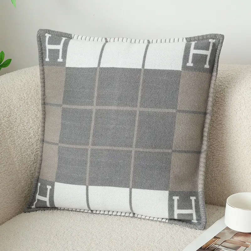 H-pattern Wool Pillowcase European American Style - Image 12