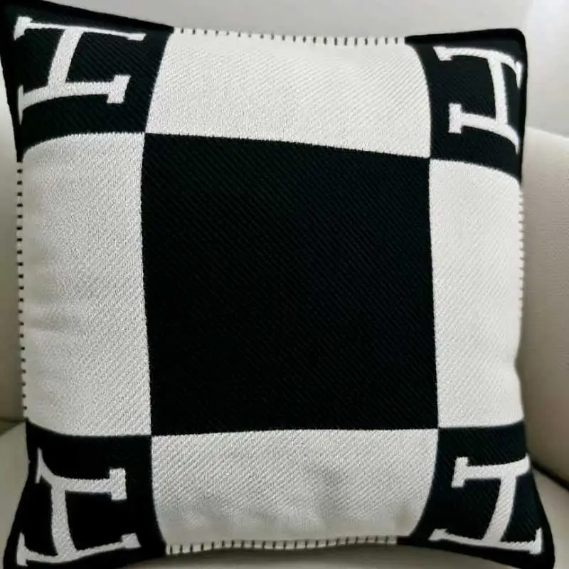H-pattern Wool Pillowcase European American Style - Image 16