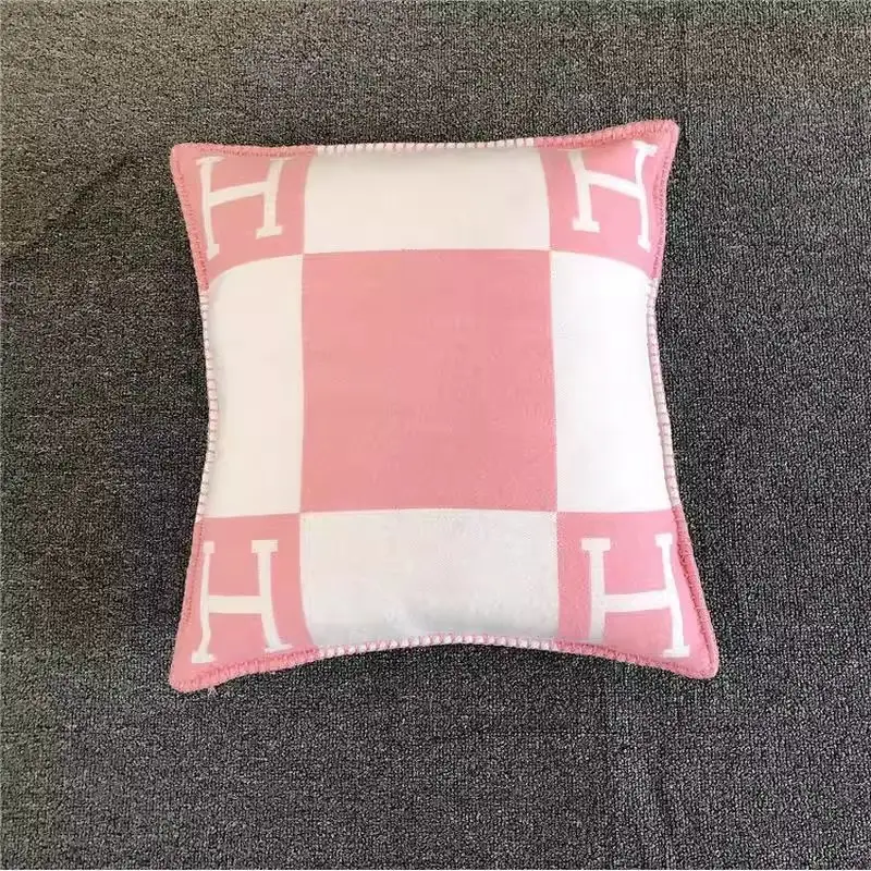 H-pattern Wool Pillowcase European American Style - Image 6