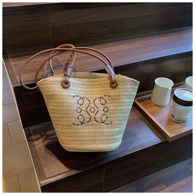 Women Straw Shoulder Bag with Butterfly Embroidery — feature 15