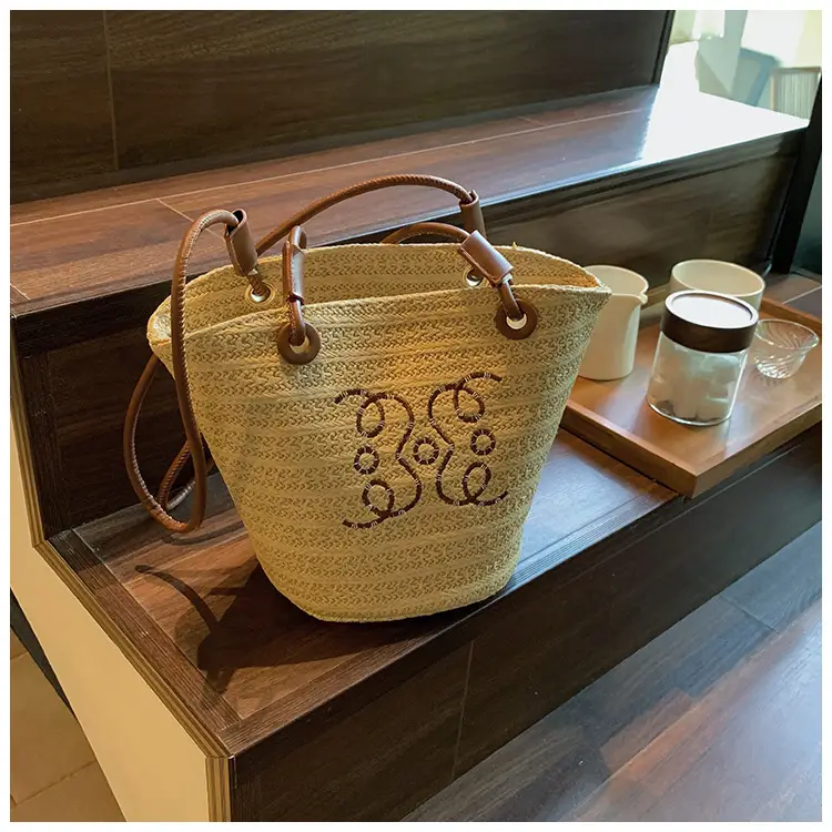 Women Straw Shoulder Bag with Butterfly Embroidery — feature 18