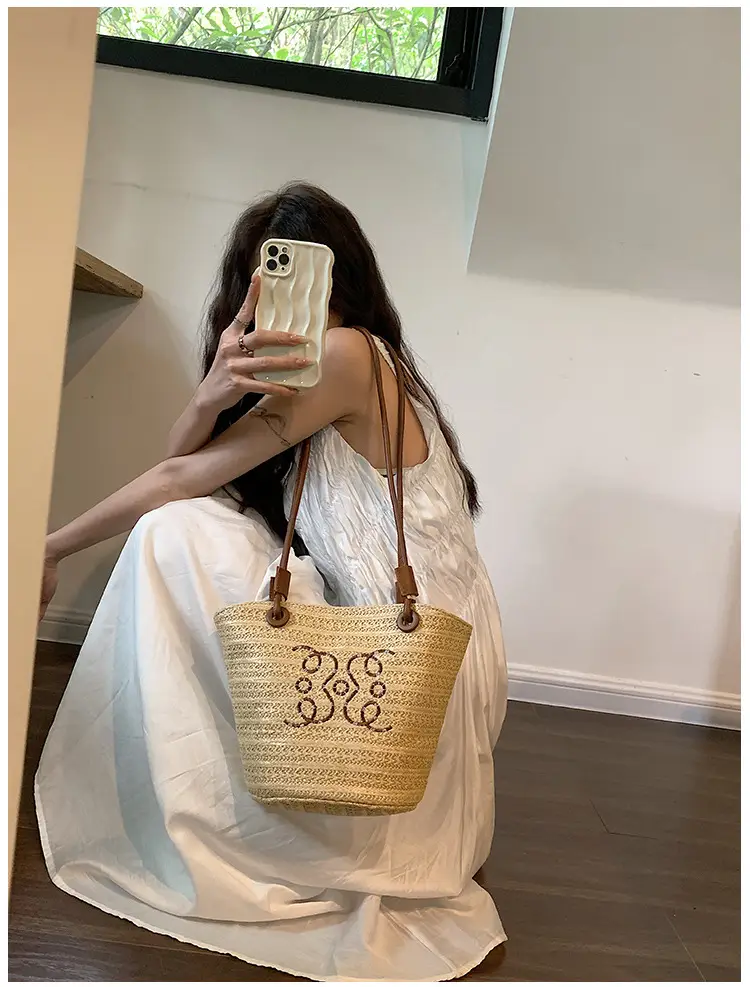 Women Straw Shoulder Bag with Butterfly Embroidery — feature 22