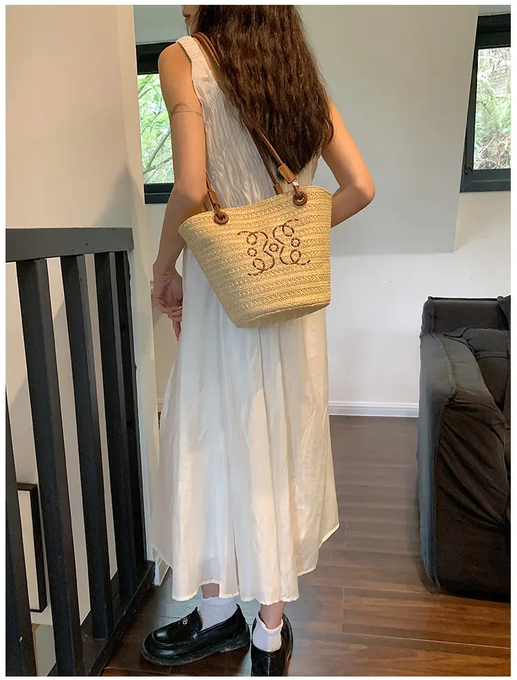 Women Straw Shoulder Bag with Butterfly Embroidery — feature 26