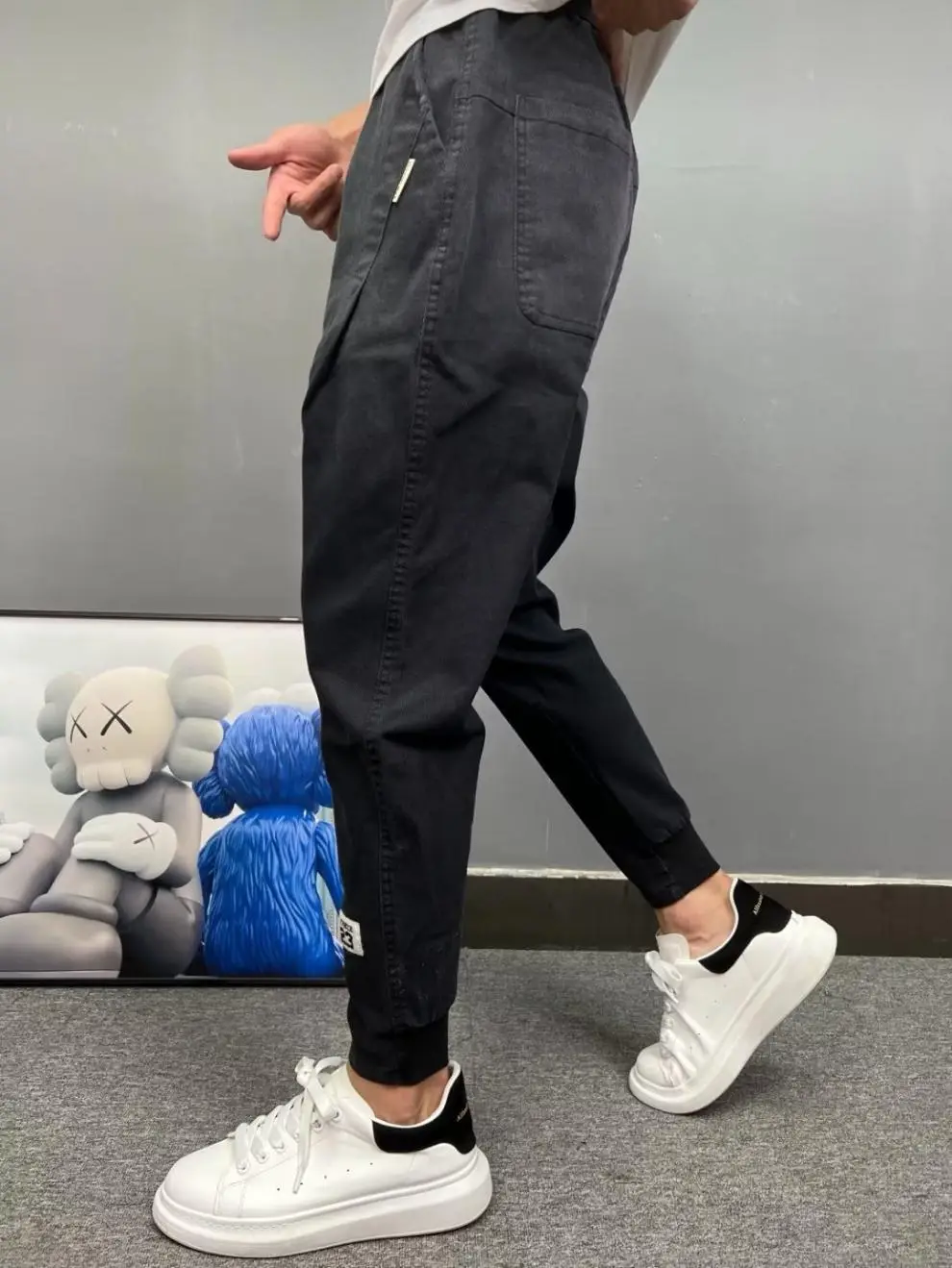 Men's 2023 Slim Fit Sports Pants Grey Cropped — feature 2