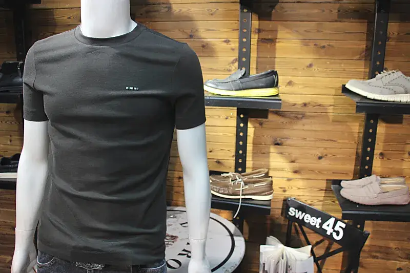 Men Black Slim Fit T-Shirt with Grey Jeans Set — feature 9