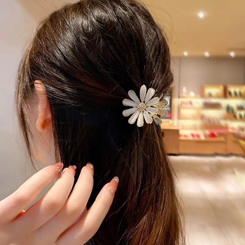 Opal Daisy Hairpin for Women 2023 New Medium Shark Clip