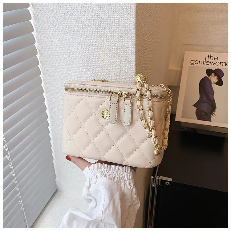 Yellow Diamond Chain Small Women's Bag — feature 18